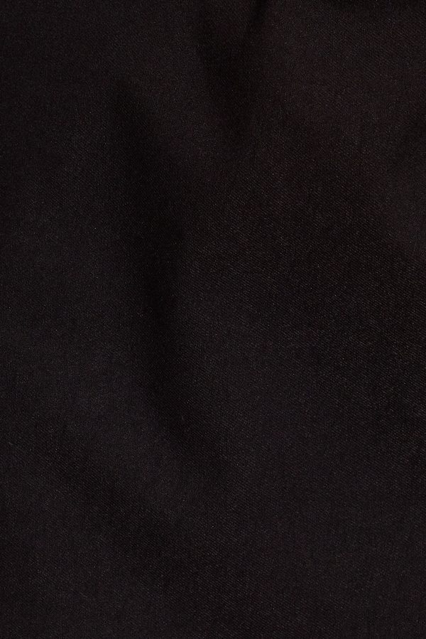 100076703_06V_alt4_1920x2880-1