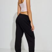 100079983_06V_alt2_1920x2880-1