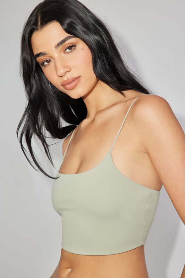100082121_3A5_alt1_1920x2880-2