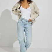 100083636_07I_alt1_1920x2880-1