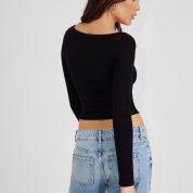 100085007_06V_alt2_1920x2880-1