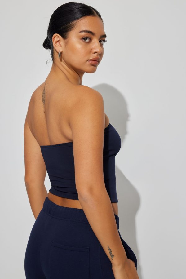 100085360_06G_alt2_1920x2880-1
