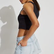 100085886_07H_alt3_1920x2880-1