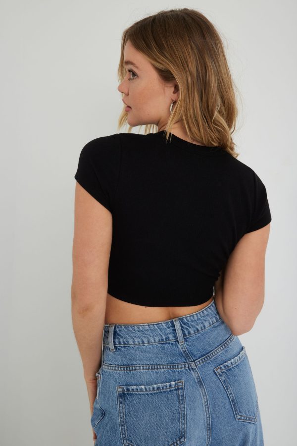 100086015_06V_alt2_1920x2880-1