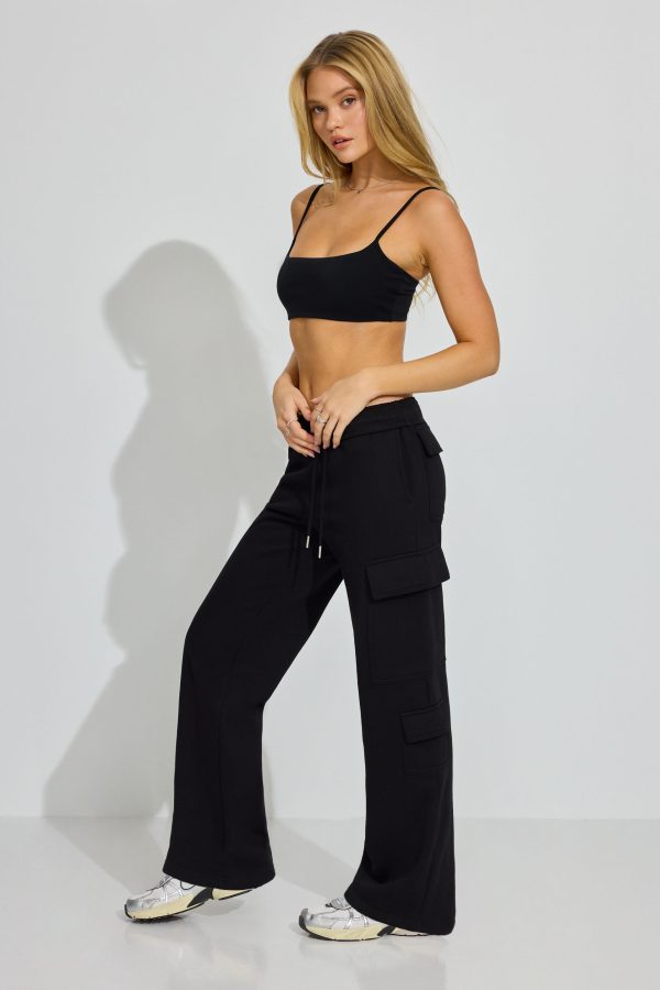 100086867_06V_alt1_1920x2880-1