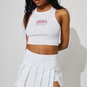 100088109_04N_alt2_1920x2880-1