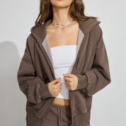 100088510_84G_1920x2880-1