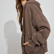 100088510_84G_alt1_1920x2880-1