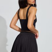 100088621_06V_alt3_1920x2880-1