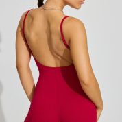 100089022_7GF_alt3_1920x2880-1
