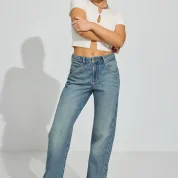 100089157_07J_1920x2880-1