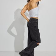 100089170_07Q_alt1_1920x2880-1