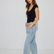 100089352_06V_alt1_1920x2880-1