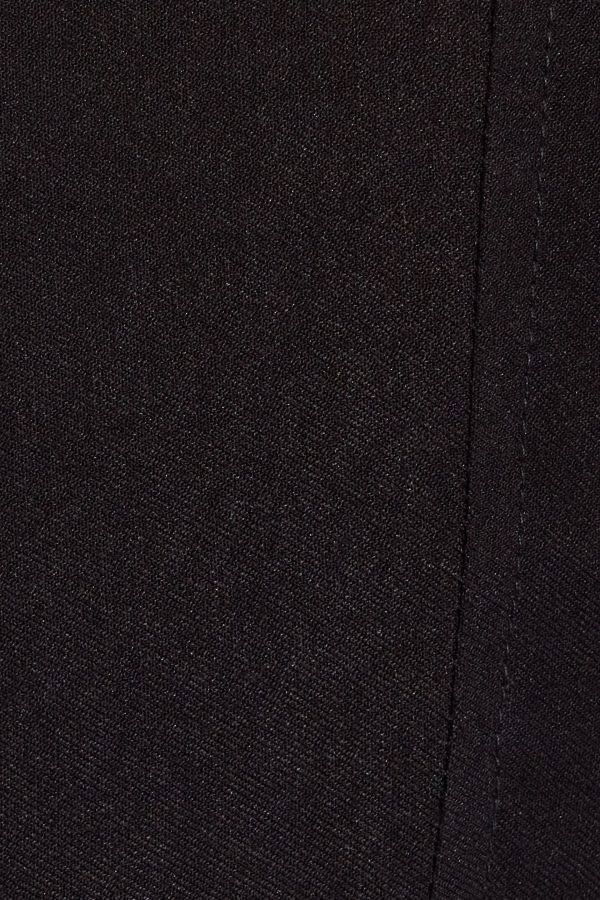 100089403_06V_alt4_1920x2880-1