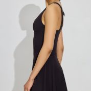 100089452_06V_alt1_1920x2880-1