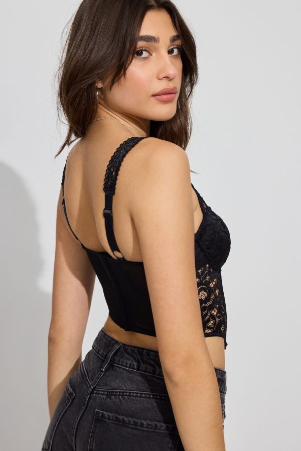 100089725_06V_alt4_1920x2880-1