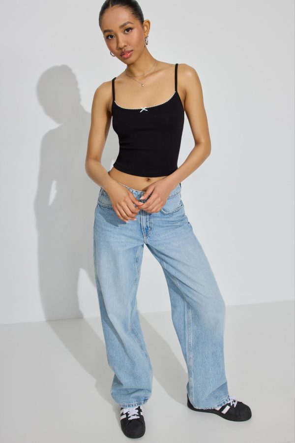 100090165_06V_alt1_1920x2880-1