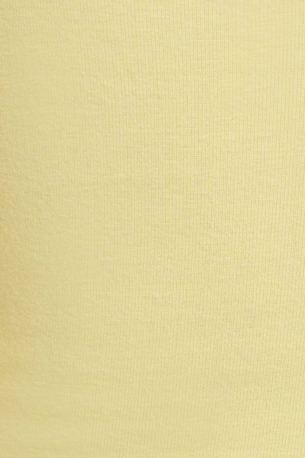 100090165_72F_alt3_1920x2880-1