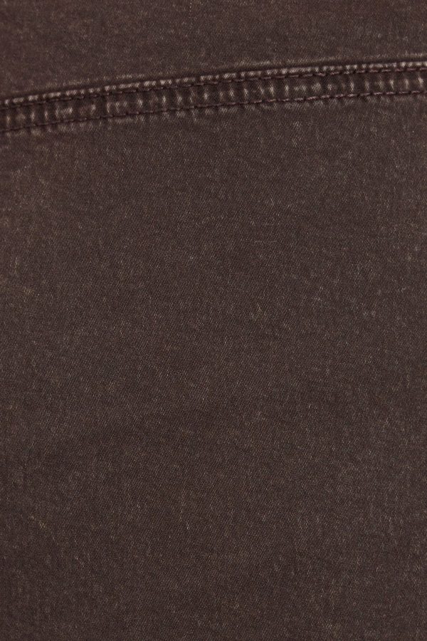 100090213_2X3_alt6_1920x2880-1