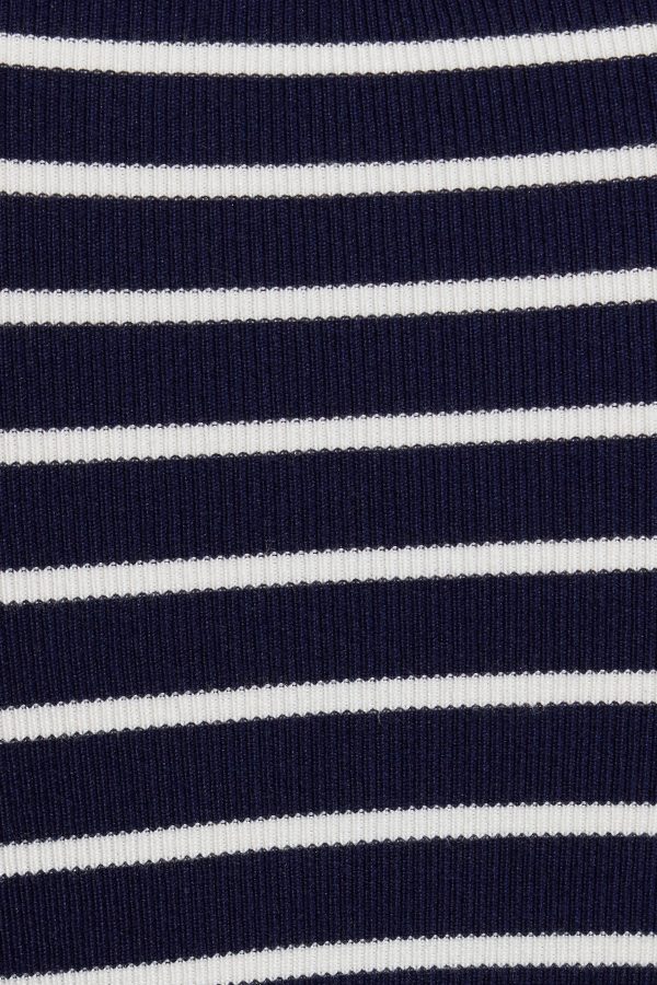 100090236_6SM_alt3_1920x2880-1