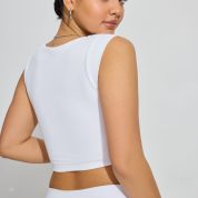 100090283_04N_alt3_1920x2880-1