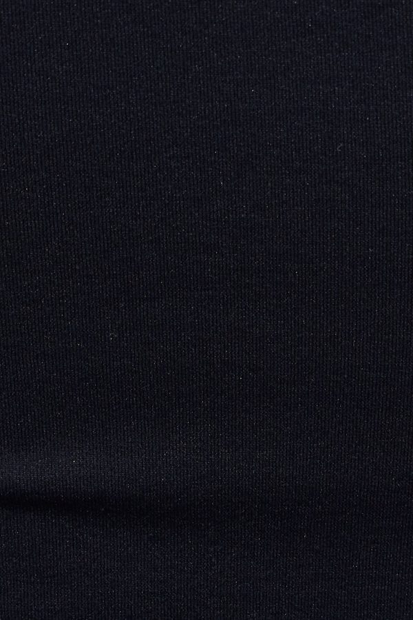 100090283_06V_alt3_1920x2880-1