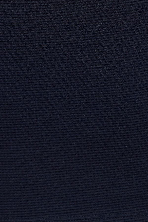 100090459_06G_alt3_1920x2880-1