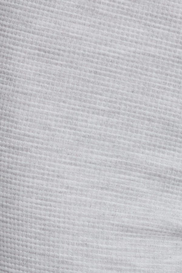 100090494_18X_alt3_1920x2880-1