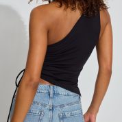 100090529_06V_alt3_1920x2880-1