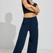 100090943_06G_1920x2880-1