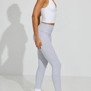 100091474_6YY_alt2_1920x2880-1