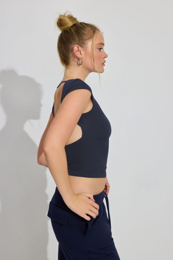 100091557_06G_alt1_1920x2880-1