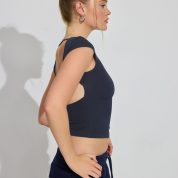 100091557_06G_alt1_1920x2880-1