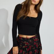 100091896_7SC_1920x2880-1