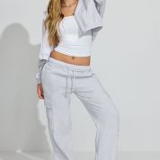 100091918_18X_alt1_1920x2880-2