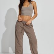 100091919_84G_alt1_1920x2880-1