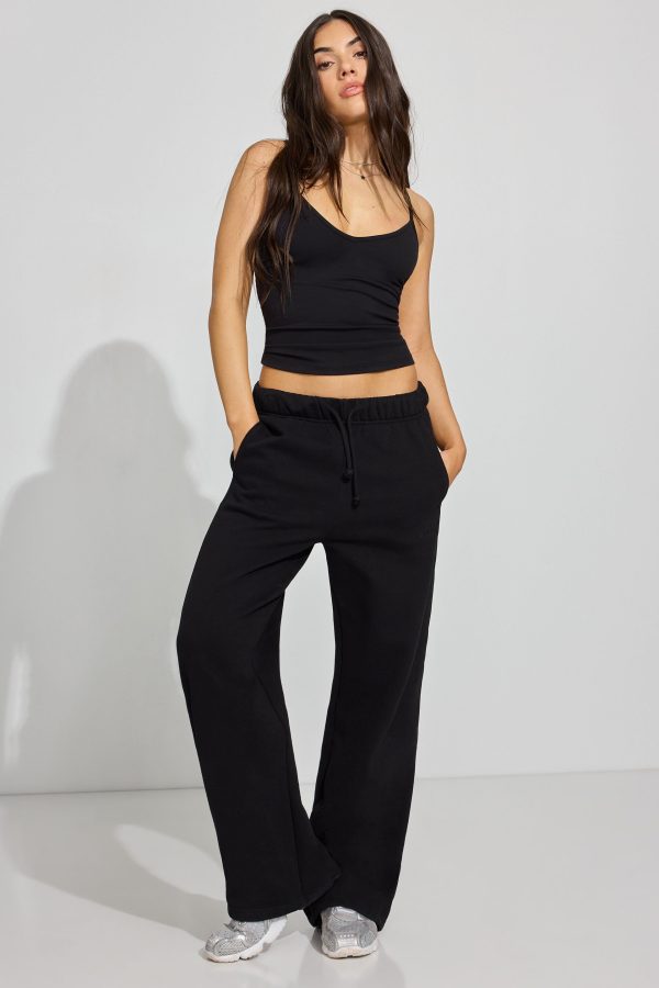 100091920_06V_alt1_1920x2880-2