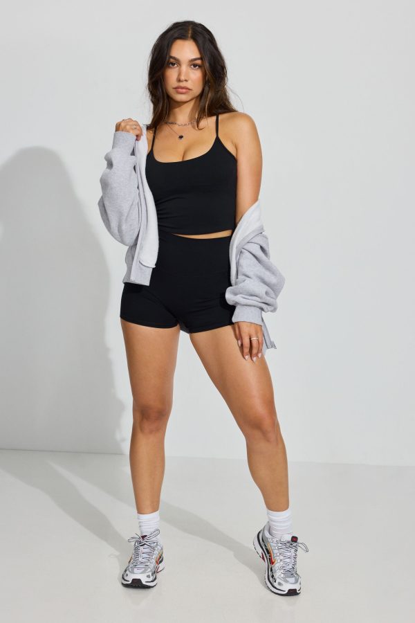100091984_06V_alt1_1920x2880-1