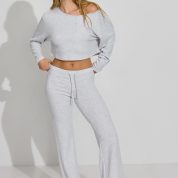 100092655_18X_alt1_1920x2880-1