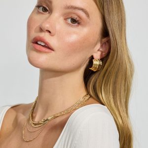 Lined Curve Button Earrings