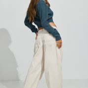 100092821_7L9_alt2_1920x2880-1