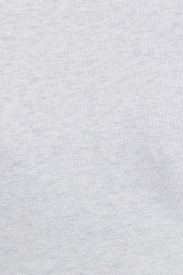 100092921_69I_alt4_1920x2880-1