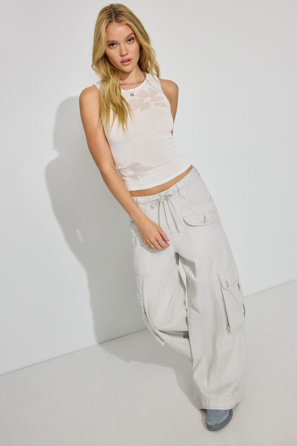 100093035_03G_alt1_1920x2880-1
