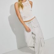 100093035_03G_alt1_1920x2880-1