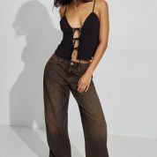 100093342_06V_alt1_1920x2880-1