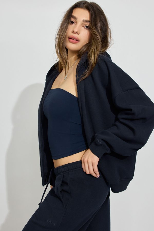 100093849_06G_alt1_1920x2880-1