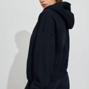 100093849_06G_alt3_1920x2880-1