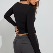 100093986_06V_alt3_1920x2880-1