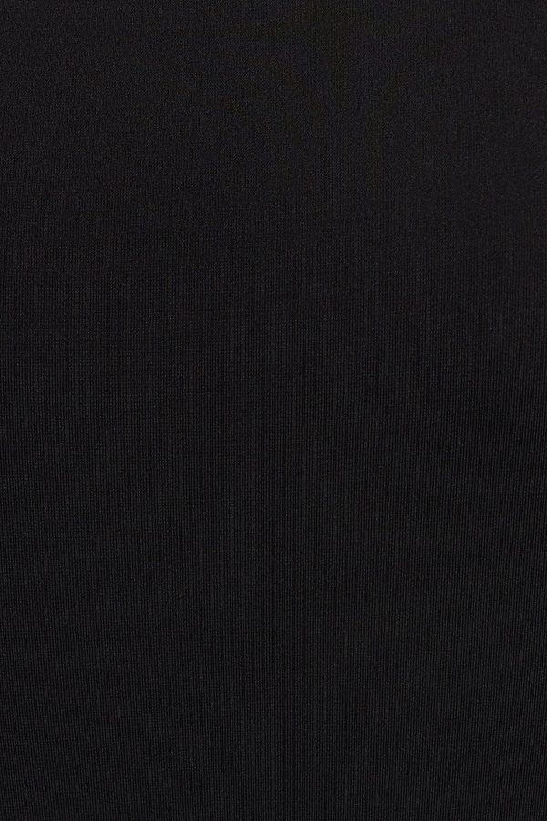 100094001_06V_alt5_1920x2880-1