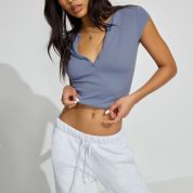 100094066_4J2_1920x2880-1